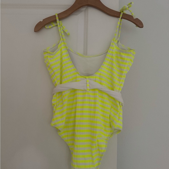 No Boundaries brand women’s Neon Yellow Striped one piece swimsuit size MEDIUM - Picture 6 of 9